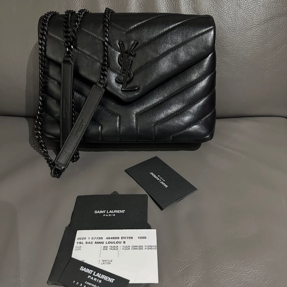 Yves Saint Laurent - Picture 1 of 1